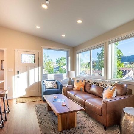 Modern Golden Cottage With Mtn Views Near Red Rocks Bagian luar foto
