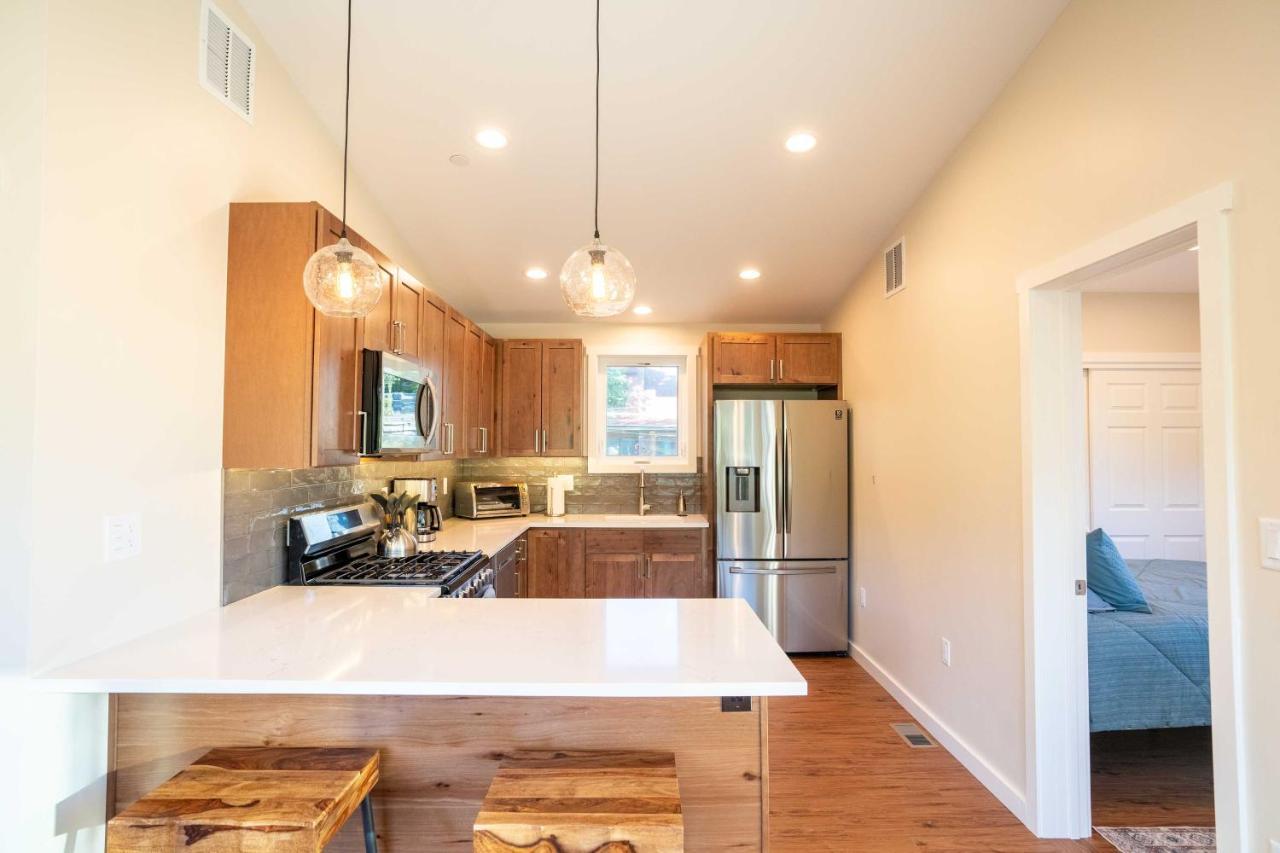Modern Golden Cottage With Mtn Views Near Red Rocks Bagian luar foto